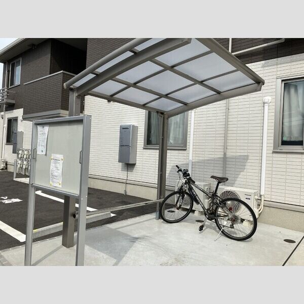 現地周辺 (セジュール横代　駐輪場)