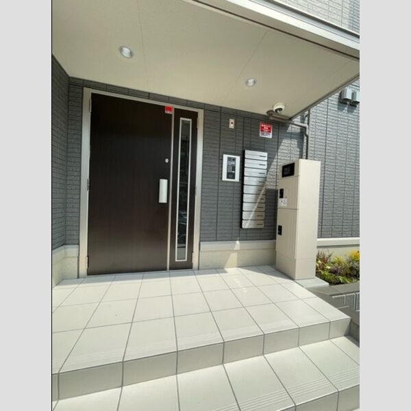 エントランス (エントランス)