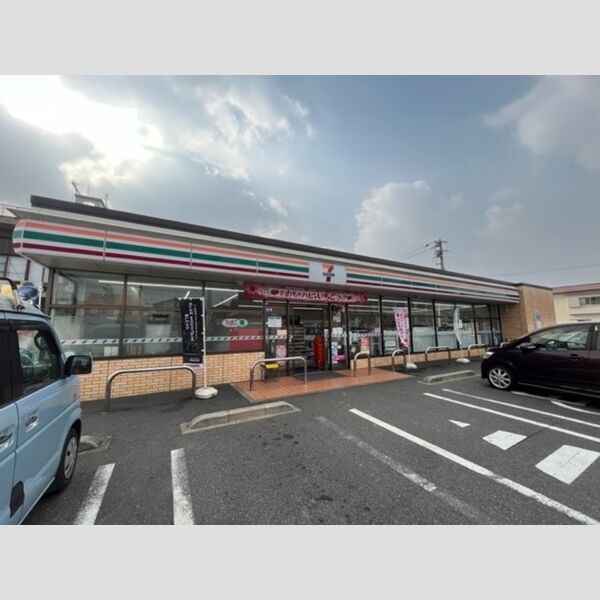 現地周辺 (セブンイレブン 若松桜町店 300m)