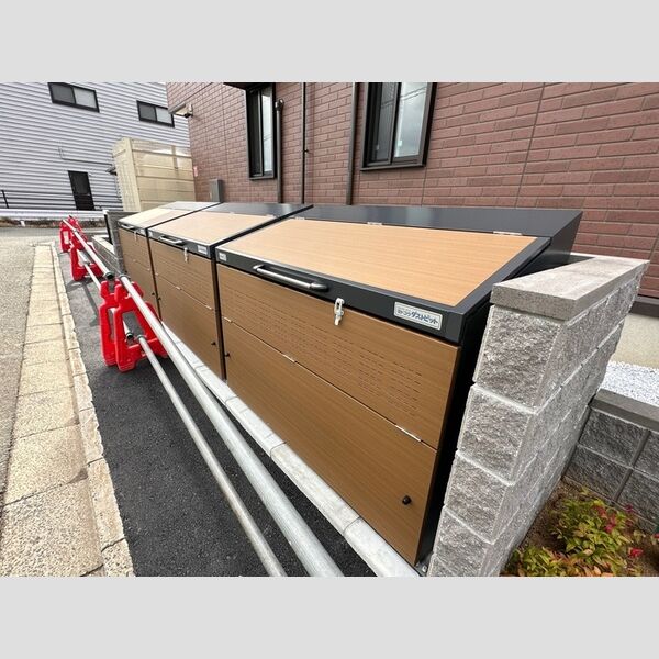 現地周辺 (ゴミステーション)