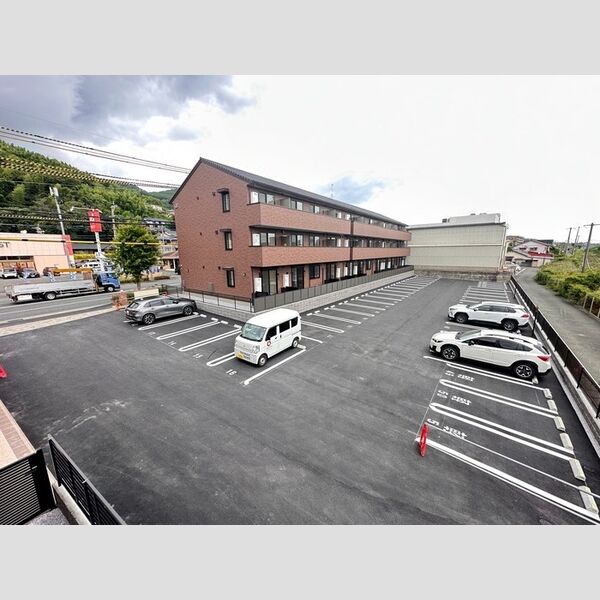 駐車場 (駐車場)
