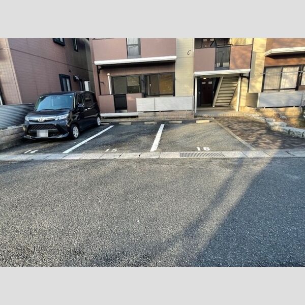 駐車場 (レシェンテ徳力　C棟　駐車場)
