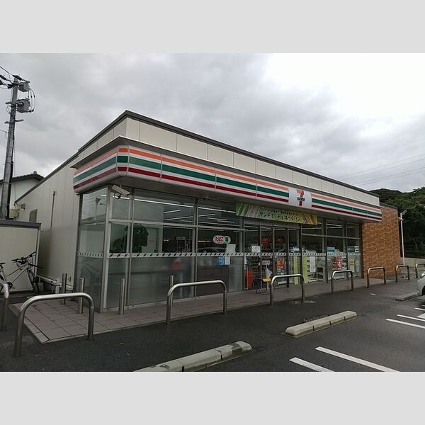 現地周辺 (セブンイレブン苅田バイパス店　437m)