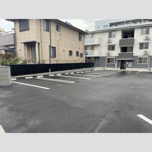 駐車場 (セレーノ・ヴィラ城野 駐車場)