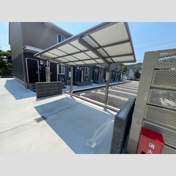 現地周辺 (トレス古前　駐輪場)