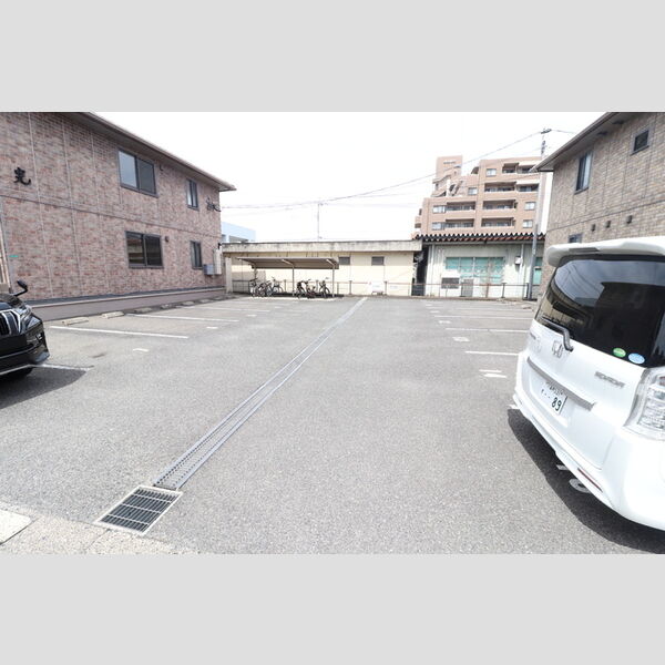 駐車場 (駐車場)