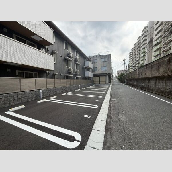 駐車場 (駐車場)