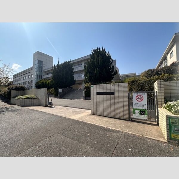 現地周辺 (北九州市立田原中学校まで750m)