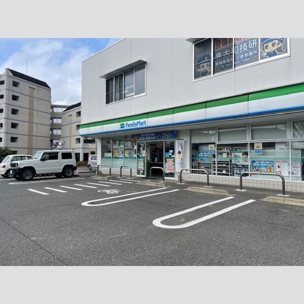 現地周辺 (ファミリーマート小倉北方三丁目店まで600m)
