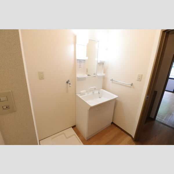 洗面所 (205　洗面室)