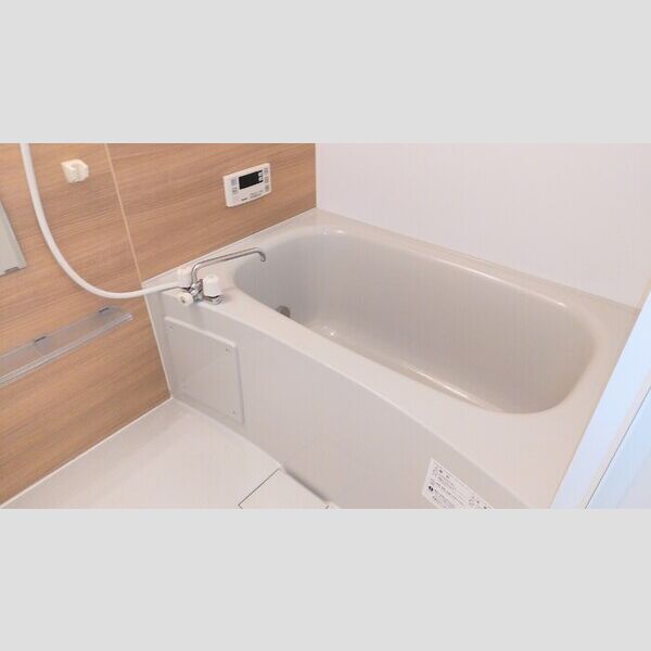 バス (102　浴室)