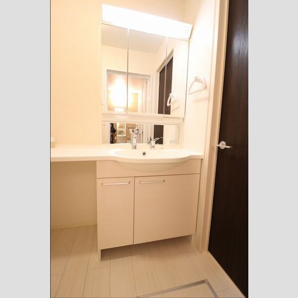 洗面所 (203　洗面所)