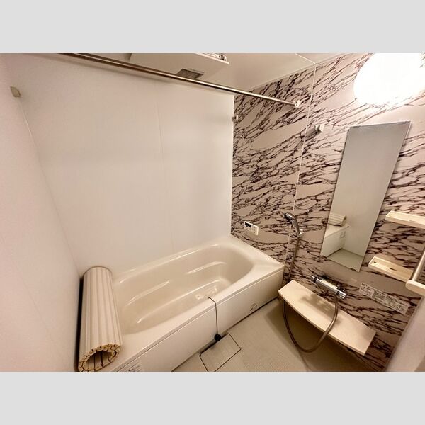 バス (201　浴室)