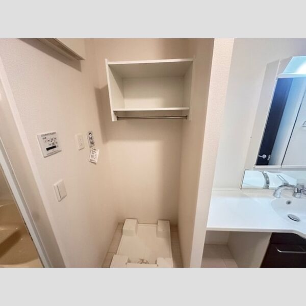 その他 (洗濯機置き場)