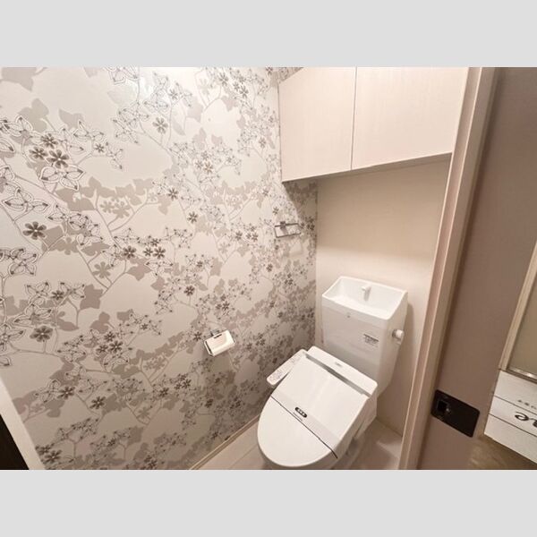 トイレ (温水洗浄暖房便座)