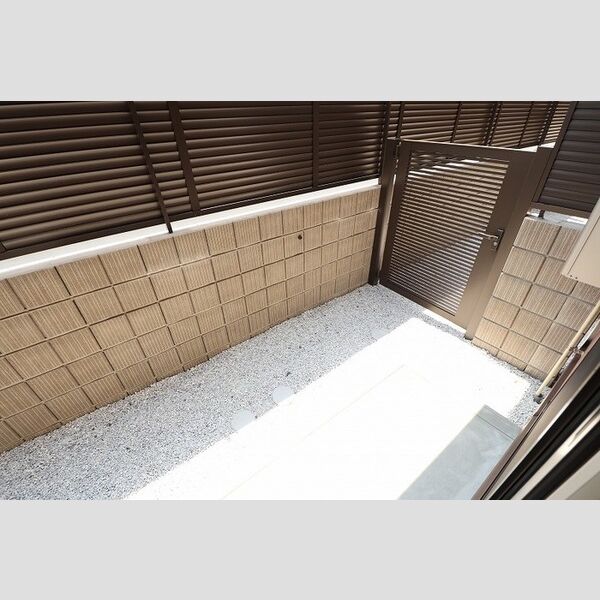 その他 (102　専用庭)