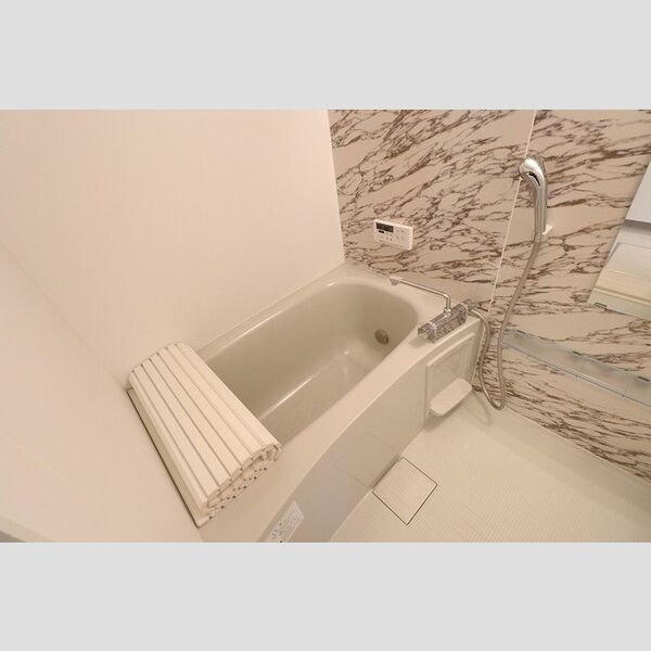 バス (206　浴室)