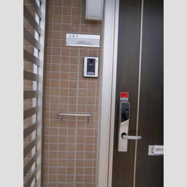 玄関 (105　カードキー・傘たて)