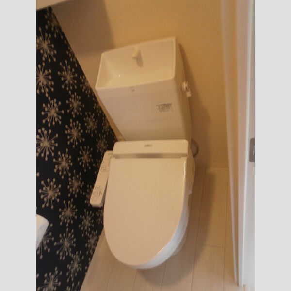 トイレ (105　温水洗浄暖房便座)
