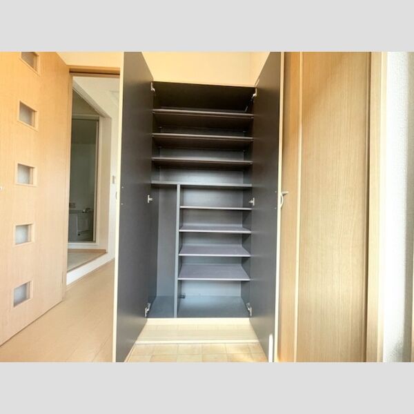 玄関 (シューズボックス)