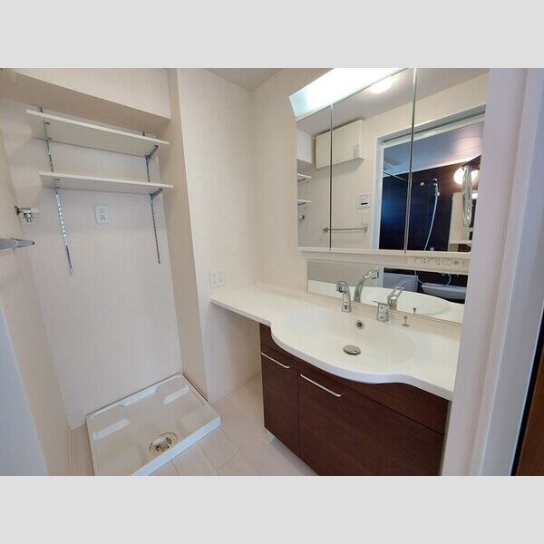 洗面所 (305　洗面所)