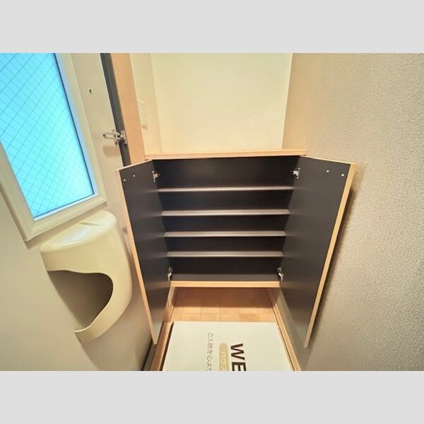 玄関 (シューズボックス)