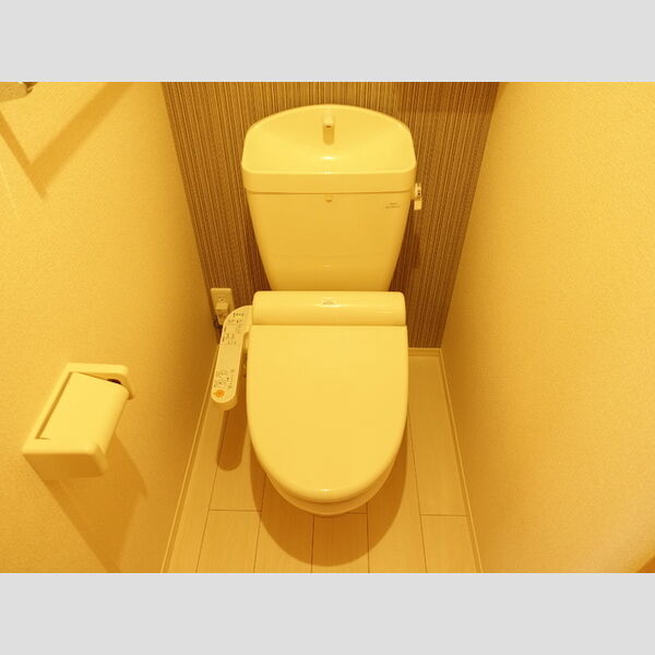 トイレ (B305　温水洗浄暖房便座)