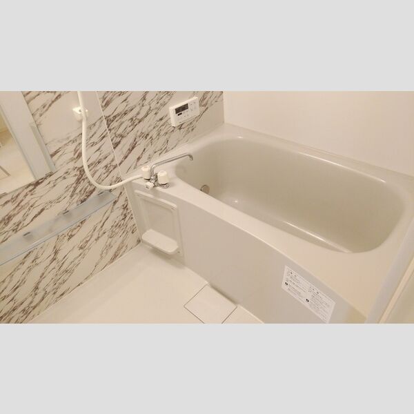 バス (203　浴室)