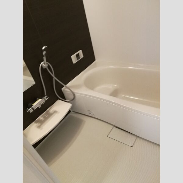 バス (101　浴室)