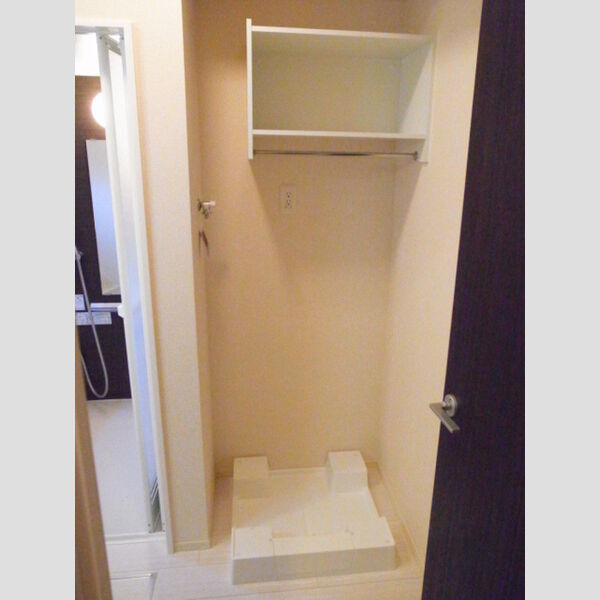 収納 (B101　洗濯機置き場)