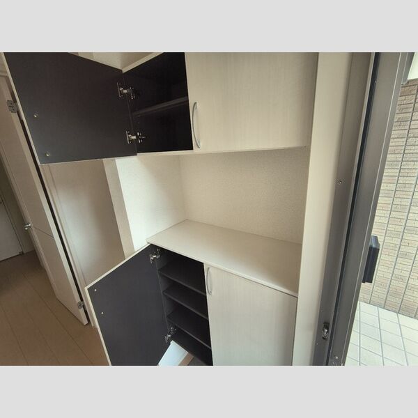玄関 (シューズボックス)