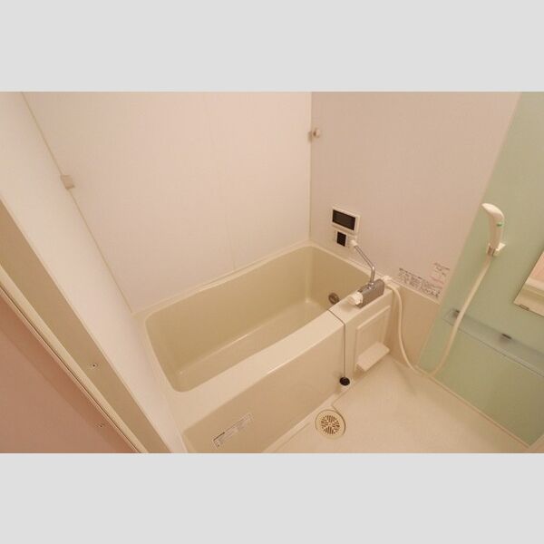 バス (301　浴室)