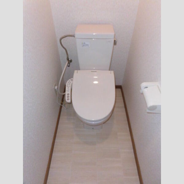 トイレ (トイレ)