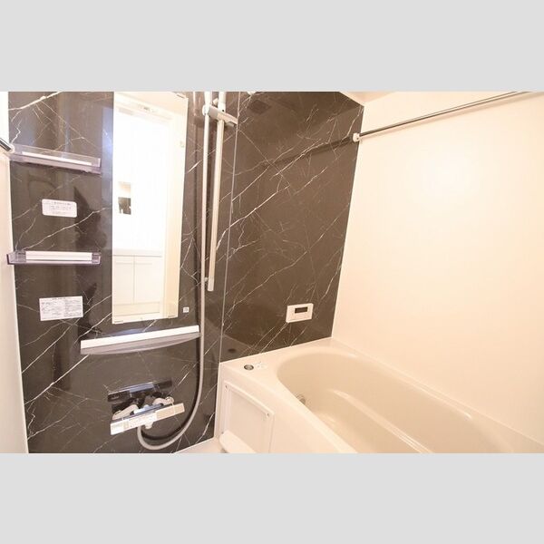 バス (101　浴室)