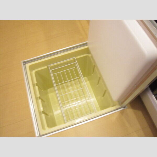 その他設備 (床下収納)