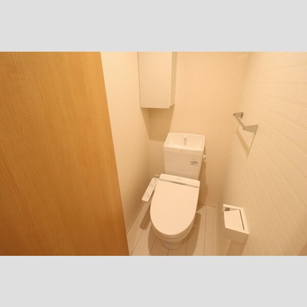 トイレ (205　温水洗浄暖房便座)