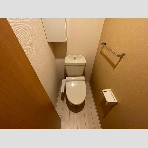 トイレ (205　温水洗浄便座)