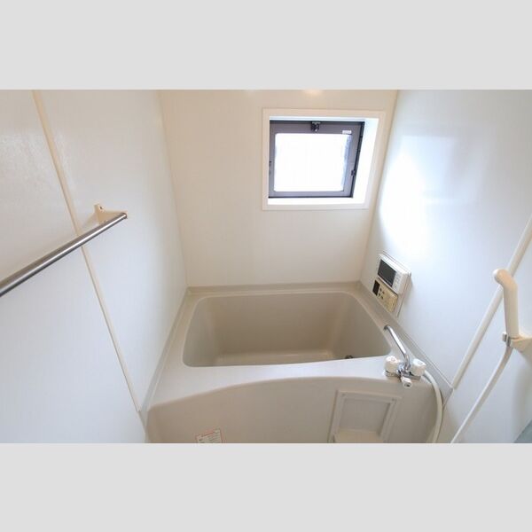 バス (202　浴室)