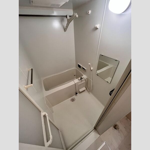 バス (B105　浴室)