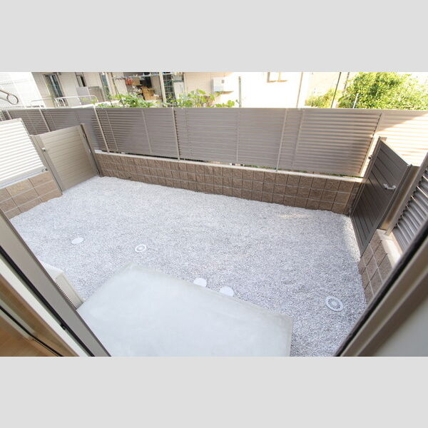 その他 (102　専用庭)