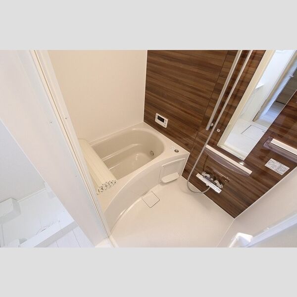 バス (102　浴室)