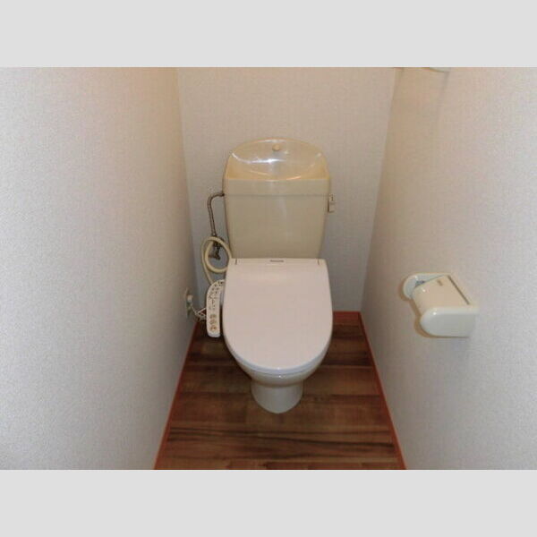 トイレ (トイレ　201)