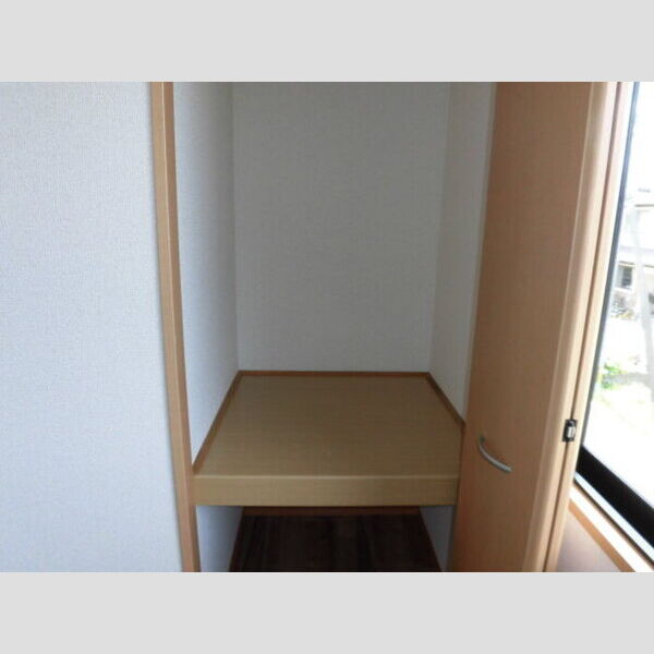 収納 (物入　201)