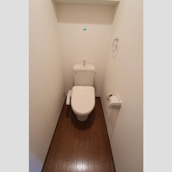 トイレ (トイレ)