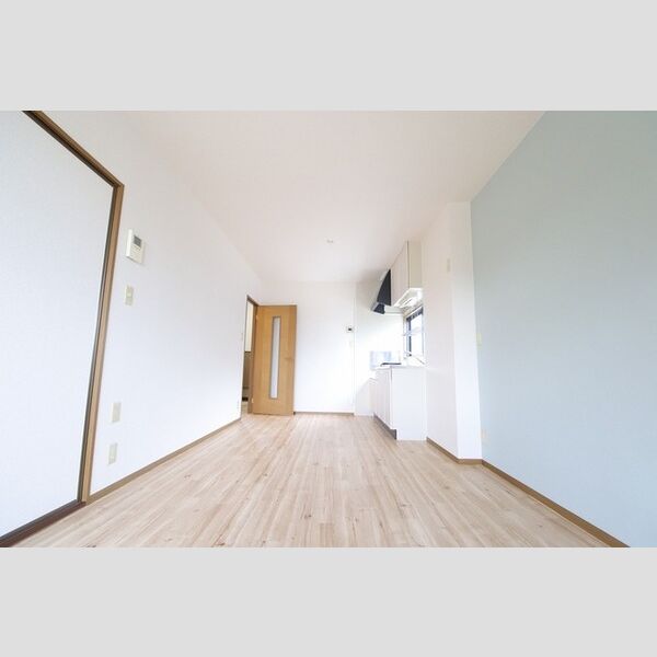 居室・リビング (ラーク福江B棟201リビング)