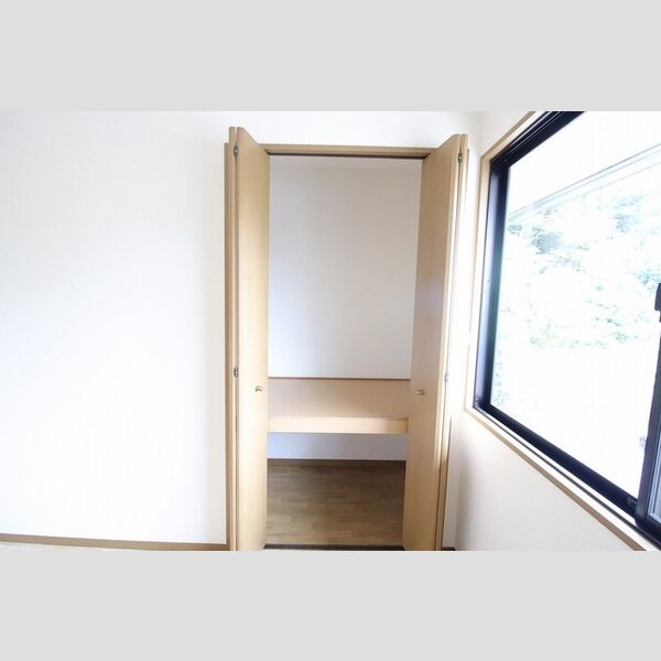 収納 (ラーク福江B棟201収納)