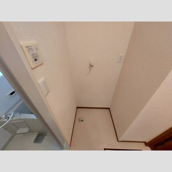 その他 (洗濯機置き場)