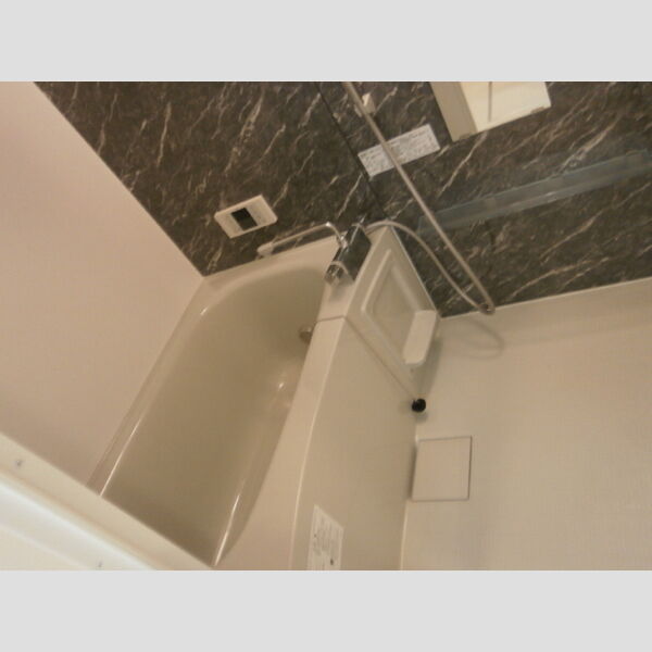 バス (106　浴室)