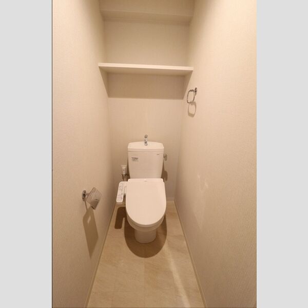 トイレ (トイレ)