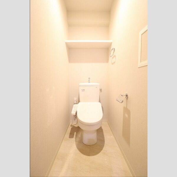 トイレ (トイレ)